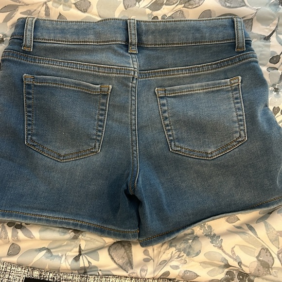 Cat and Jack Jean Shorts girls Size L 10/12 never been worn Ultimate Stretch - Picture 4 of 4